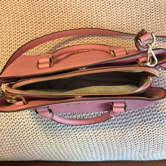 Rosy Pink Michael Kors Purse💕 - Picture 2 of 2